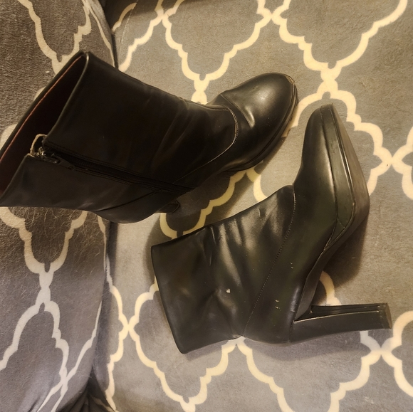 Shoes.. - Picture 3 of 12